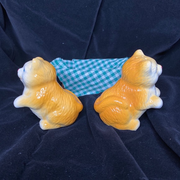 GUC Vintage Kitten Ceramic Salt and Pepper Shakers - Picture 3 of 10